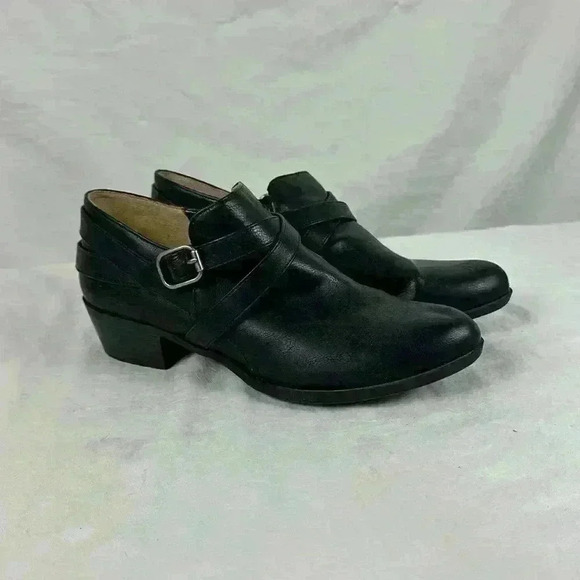 Womens Black Leather Bootie '7M Slip On Strap Silver Buckle 1" Heel Memory Foam - Picture 1 of 6